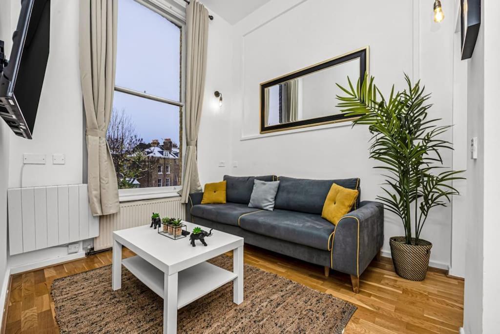 Deluxe Flat On Kentish Town Apartment Londra Exterior foto